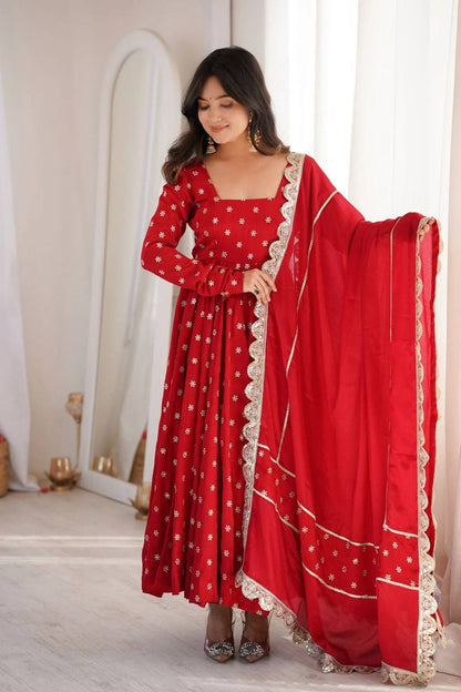 Women's Red Printed Anarkali Kurta Suit Set with Scalloped Embroidered Border Dupatta